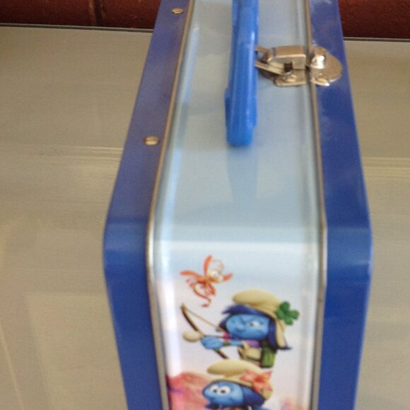 Smurfs Metal Lunchbox 'The Lost Village' Collectible' - Picture 3 of 4